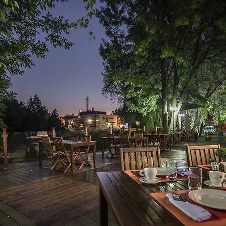 Garni Hotel Plava Laguna Ćuprija Екстериор снимка