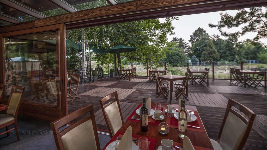 Garni Hotel Plava Laguna Ćuprija Екстериор снимка